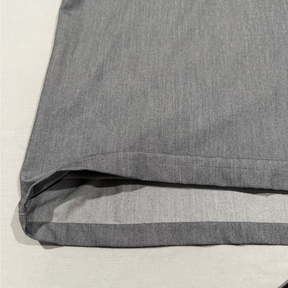 Figs Technical Collection scrub top in graphite gray - Picture 6 of 9